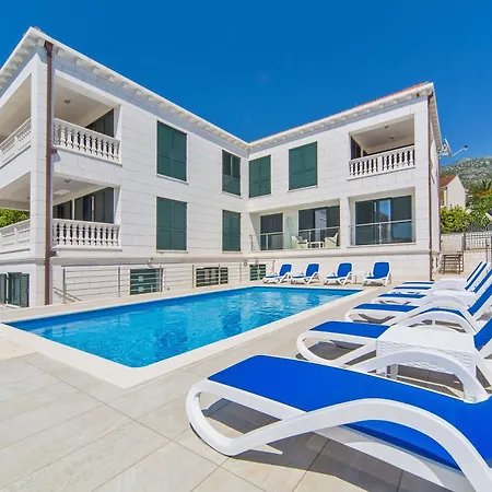 Villa Slano Apartments *